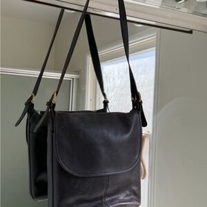 Vintage Coach Black Leather Zip Bag